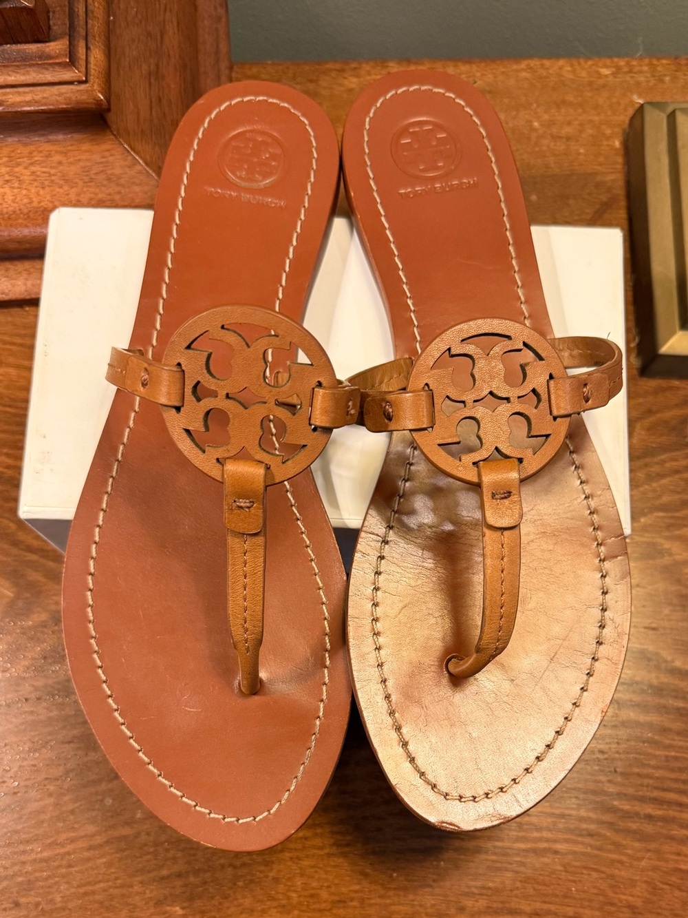 Tory Burch Brown Gabriel Mini Miller Brown Leather Thong Sandals Size 10 - Picture 2 of 10